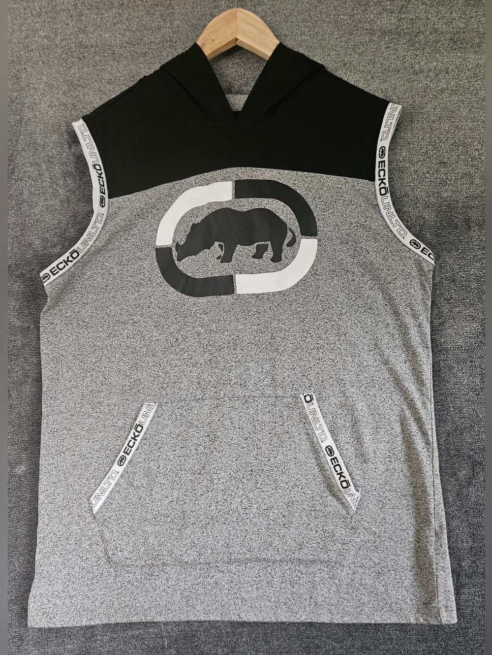 ECKO UNLTD Y2K, Retro-Urban  Size L Muscle Vest/ Sleeveless Hoodie!
